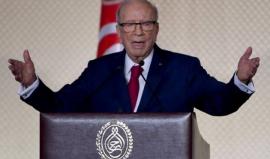 رئيس تونس يخطئ في تلاوة القرآن.. فما ذا قال؟