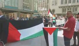 #شاهد | وقفة وسط مدينة كولونيا الألمانية تضامنا مع الأسرى الفلسطينيين المضربين في سجون الاحتلال منذ 21 يوما .