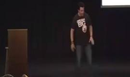 #شاهد 
" الأم "