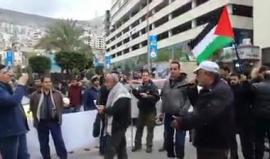 #شاهد وقفة على دوار الشهداء في مدينة نابلس اليوم السبت ضد إرتفاع أسعار شركات الإتصالات