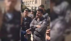 #شاهد عناصر شرطة الاحتلال يمنعون النائب العربي في الكنيست أحمد الطيبي من دخول لجنة التخطيط والبناء في الداخل المحتل