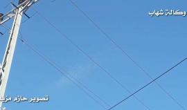 #شاهد | طائرات الاحتلال تلقي منشورات في #غزة تحذر المواطنين من المشاركة في مليونية #العودة

#شهاب_عاجل