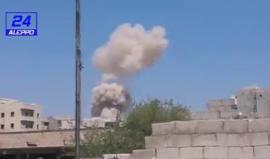 #سوريا || لحظة استهداف حي القاطرجي بصاروخ مظلي مما أدى لوقوع مجزرة في الحي