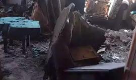 مشاهد من داخل المنزل الذي قصفته المدفعية "الإسرائيلية" فجر اليوم في بيت حانون .. ماذا قالت العائلة؟ 

تصوير: حسن اصليح