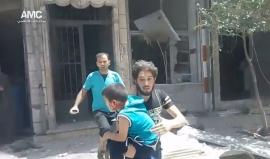 مشاهد مروعة من القصف الحربي على حي الشعار في #حلب 
مركز حلب الاعلامي