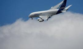 طائرة تتأرجح