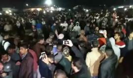 #مباشر دحية شعبية من التراث الفلسطيني في مخيم العودة على الحدود الشرقية لخانيونس جنوب قطاع غزة ضمن الفعاليات المستمرة لـ  #مسيرة_العودة_الكبرى . 

تصوير عبد الرحمن الكحلوت