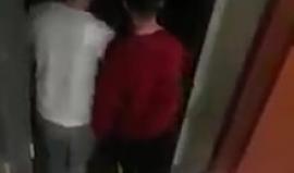 ماذا قالت له أمه .. 

#شاهد لحظة اعتقال قوات الاحتلال الطفل "محمود يوسف ماضي" 14عاما من منزله في مدينة الخليل، فجر اليوم