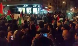 #شاهد وقفة قبل قليل في الدار البيضاء بالمغرب نصرة للقدس ورفضا لإعلانها من قبل ترامب عاصمة للكيان الإسرائيلي . 
#القدس_عاصمة_فلسطين
#جمعة_النفير_للقدس