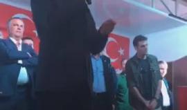 الممثل التركي الشهير "نجاتي شاشماز" المعروف بمراد علمدار، يشارك في احتفالات إفشال الانقلاب العسكري بالعاصمة التركية #أنقرة