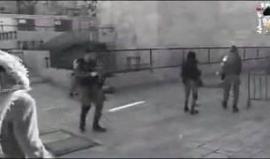 #شاهد الشهيد محمد أبو خلف الذي أعدمته قوات الاحتلال أمام باب العامود في القدس المحتلة بتاريخ 1922016. 
يذكر أن قوات الاحتلال قررت تسليم جثمانه لذويه هذه الليلة بشرط دفنه في مقبرة المجاهدين بحضور 25 شخصاً فقط.