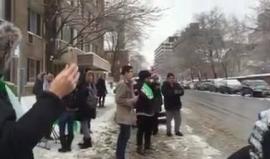 #شاهد .. مظاهرة في مدينة مونتريال الكندية تضامنا مع #حلب التي تتعرض للتهجير والإبادة على يد قوات الأسد وحلفائه من الروس ومليشيات إيرانية .
#حلب_تباد