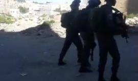 #فيديو المنطقة الجنوبية في الخليل، حي المدارس.. معاناة طلبة المدارس لا تتوقف

تصوير: رائد ابو رميله