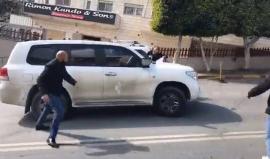 #شاهد نشطاء فلسطينيون يطردون وفدا أمريكيا من غرفة تجارة وصناعة بيت لحم، احتاجا على مواقف الإدارة الأمريكية العدوانية