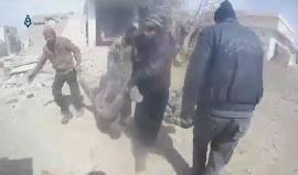 قوات النظام السوري ترتكب مجزرة بحق المدنيين في منطقة المرج بالغوطة الشرقية 
(مشاهد قاسية)