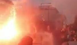 مصارع عالمي يشعل جسده لإثارة الجماهير