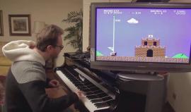 رجل يعزف ببراعة كبيرة موسيقى لعبة