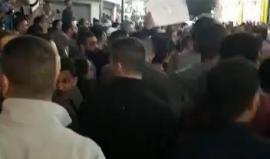 #شاهد: قمع واطلاق قوات السلطة قنابل الغاز، المتظاهرون يستمرون بالهتاف لغزة والمطالبة برفع العقوبات وسط مدينة رام الله.
#ارفعوا_العقوبات