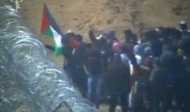 الاحتلال ينشر فيديو للحظة سحب المتظاهرين السياج الفاصل على حدود القطاع 

#جمعة_العلم