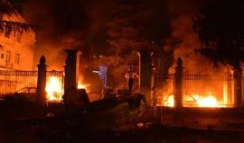 #شاهد احتجاجات في مدينة باطومي بجورجيا رفضا لتوقيف عدد من الأشخاص امتنعوا عن دفع مخالفة بسبب ركن سياراتهم في اماكن ممنوعة