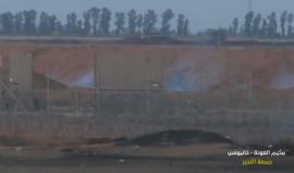 #شاهد انفجار قنبلة غاز بجنود الاحتلال قبيل إطلاقها على المشاركين بمسيرة العودة شرق خانيونس.