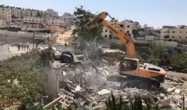 #فيديو الاحتلال يهدم منزلا لعائلة فراح في بيت حنينا بالقدس 

تصوير: لواء أبو رميلة