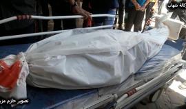 #شاهد | لحظة وصول الشهيدة وصال فضل عزات الشيخ خليل 15 سنة الى ثلاجه الموتى بمستشفى شهداء الأقصى يذكر أن الجيش الاسرائيلي تعمد بقنصها شرق البريج #أمس أثناء المواجهات .

تصوير | مراسلنا : حازم مزيد