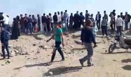 #مباشر مواجهات عنيفة على السياج الفاصل شرق البريج وسط قطاع غزة . 
#جمعة_الكوشوك 
#مسيرة_العودة_الكبرى 
مراسلنا : احمد المقادمة