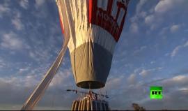 #شاهد المغامر الروسي فيدور كونيوخوف بدأ أمس رحلة حول العالم بمفرده من غرب أستراليا على متن منطاد، فى محاولة لتحطيم الرقم القياسى ودخول موسوعة جينيس للأرقام القياسية