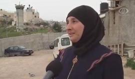 الاحتلال يحرم أطفال الشهيد غسان أبو جمل من أمهم بعد إبعادها عن القدس منذ 2015

تقرير: جيهان عوض