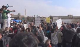 ريف #إدلب - مظاهرة في بلدة التح طالبت بإسقاط النظام
#الثورة_تجمعنا