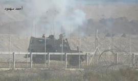 #شاهد قوات الاحتلال تلقي وابلا من قنابل الغاز على المتظاهرين شرق غزة .. فمن تراجع منهم ؟