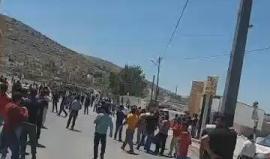 #شاهد | من المواجهات بين الشبان وقوات الاحتلال في بلدة بيتا جنوب نابلس، اثر قمع فعالية تضامن مع الاسرى المضربين منذ 40 يوما .