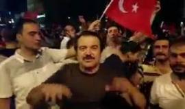 رسالة بالعربية من الجماهبر في ميادين #تركيا.. #شاهد ماذا قالوا !!