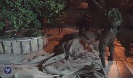 #فيديو قوات الاحتلال تعيث خرابا في بيوت المواطنين في بيت سوريك شمال غرب القدس مسقط رأس الشهيد نمر الجمل منفذ #عملية_القدس
