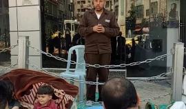 #مباشر .. الاسرى المضربون عن الطعام يؤدون صلاة الجمعة أمام مقر وزارة الأسرى احتجاجًا على قطع رواتبهم من قبل السلطة