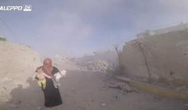 ننصح عدم متابعة الأطفال "18+" 
مشاهد مؤلمة لشهداء وجرحى مجزرة كفرناها في ريف #حلب الغربي بعد قصفها اليوم من الطيران الحربي الروسي بالصواريخ المظلية .