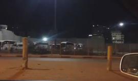 #عاجل .. الإعلام العبري : إطلاق النار على شاب فلسطيني بزعم محاولته تنفيذ عملية طعن على حاجز مخيم شعفاط .