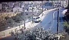 حدث في رام الله - طفل يفتح باب السيارة .. والسائق يتجنب دهسه، فماذا حدث؟ 

الحادث وقع قبل يومين