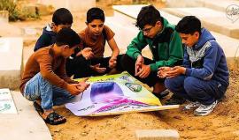 أخبر أمه أنه سيذهب الى مسيرة العودة "ساعة وسيعود"فعاد محمولا على الأكتاف
قصة الطفل محمد أيوب الذي أعدم على الهواء برصاص جيش الاحتلال شرق جباليا شمال غزة