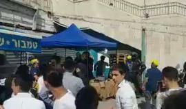 فيديو من موقع اعتقال قوات الاحتلال شاب فلسطيني بدعوى ضبط آلة حادة بحوزته في القدس