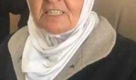 والدة الأسيرين ذيب وقعقاع ارشيد تروي تفاصيل اقتحام قوات الاحتلال لمنزلها في قرية الكفير قضاء جنين، فجر اليوم.