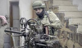 قوات الاحتلال تعتقل 3 فلسطينيين من الضفة الغربية وتصادر معملا يحوي 7 مخارط بالخليل