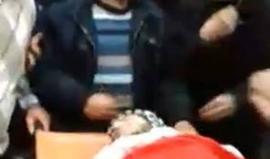 وداع الشهيد حمزة زماعرة في الخليل قبل قليل بعد احتجازه من قبل قوات الاحتلال