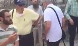 #شاهد مستوطنون يقتحمون المسجد الأقصى بحماية أمنية