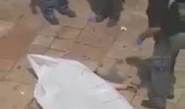 #شاهد .. الشهيد الأردني " 28 عاما" الذي أعدم برصاص قوات الاحتلال في باب العامود بالقدس المحتلة أثناء توجهه لصلاة الجمعة في المسجد الاقصى ، وزعمت قوات الاحتلال أنه حاول تنفيذ عملية طعن ، وقالت أنه وصل للبلاد ظهر أمس الخميس عبر جسر اللنبي" ، وعثرت على جواز 