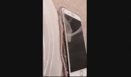 أبل تحقق في فيديو "مرعب" لآيفون 7
قال مسؤول في "أبل" إن الشركة الأميركية تحقق في انفجار أحدث أجهزتها "آيفون 7 بلس"، بعد انتشار فيديو يرصد احتراق جهاز من هذا الطراز في الولايات المتحدة الأميركية.