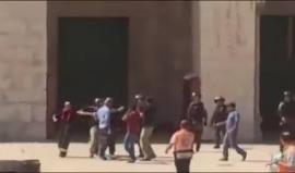 #شاهد .. الاعتداء الهمجي لقوات الاحتلال على عدد من الصحفيين في المسجد الاقصى وهم :
أحمد جرادات
فراس الدبس
رامي الخطيب
أسيد عمارنة