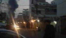 #شاهد الحريق في مخيم عين الحلوة بلبنان إثر استمرار الاشتباكات بين عناصر من فتح ومسلحين