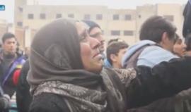 لحظات مؤثرة خلال تهجير أهالي حي الوعر في حمص